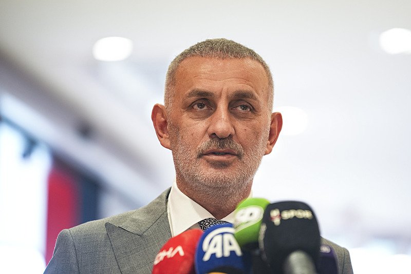 “Bir bakarsın kupanın sapından tutup geri dönüyoruz”